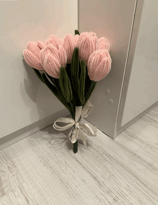 bukiet różowe tulipany wyciorki